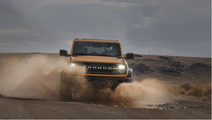 牧马人克星福特bronco两门版谍照,福特烈马bronco跟牧马人哪个好