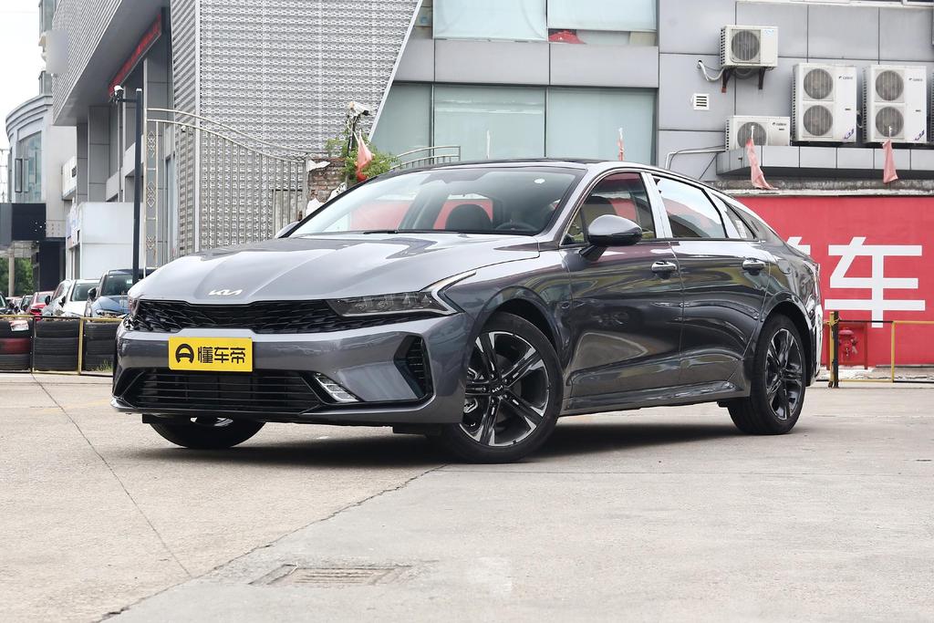 起亚k5适合家用吗,实用油耗低毛病少的家用车