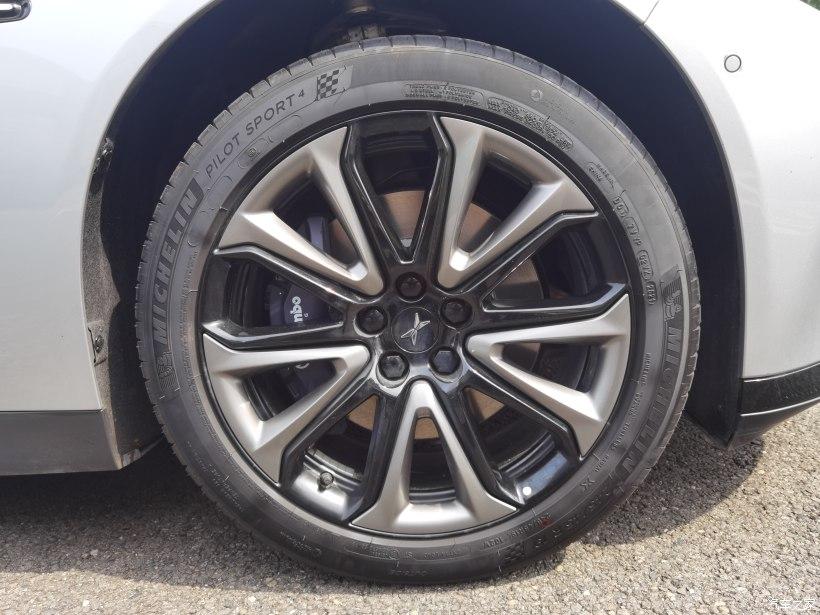 小鹏的理想是蔚来买一辆特斯拉,特斯拉小鹏蔚来理想哪个好