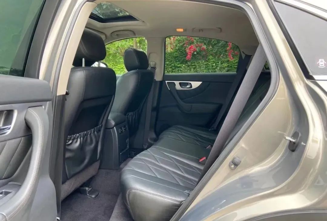 最美suv马自达cx30,最美英菲尼迪fx35