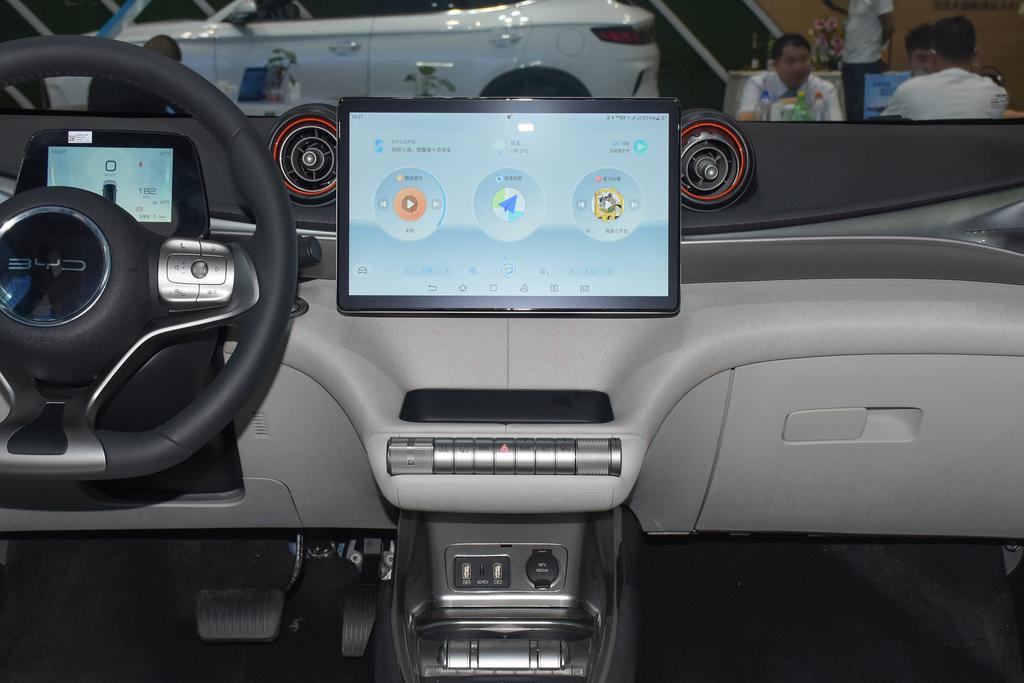 比亚迪海豚空调出风口,比亚迪海豚夏季开空调测试