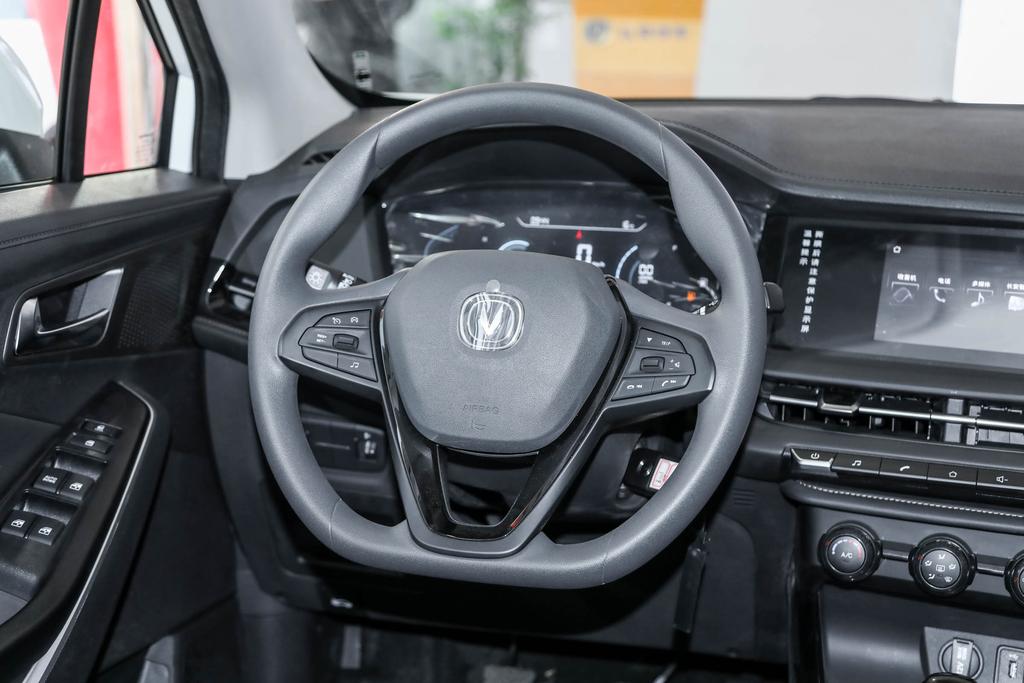 长安cs15最舒服的一款,高颜值长安cs15推荐