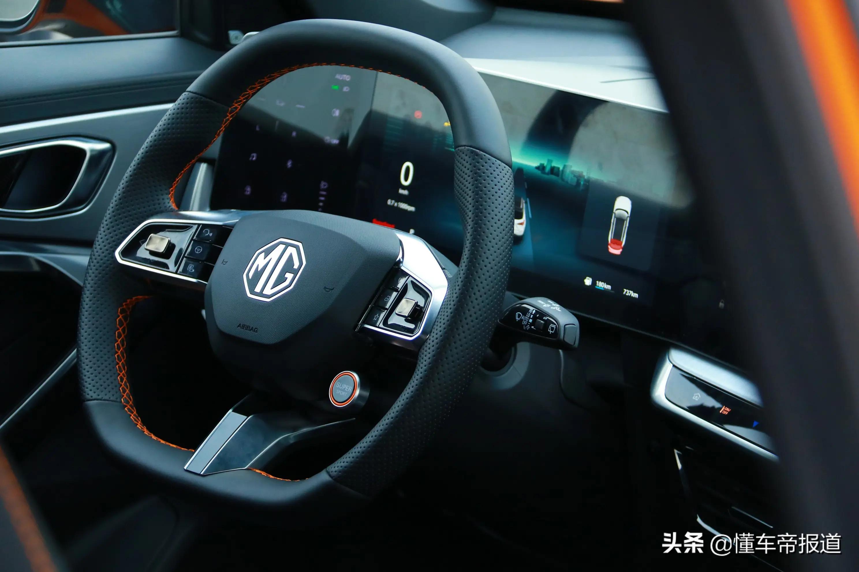 名爵mgone试驾视频,名爵MGone试驾