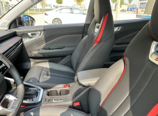 五菱星驰大空间suv2023落地价格,五菱星驰小型suv多少钱