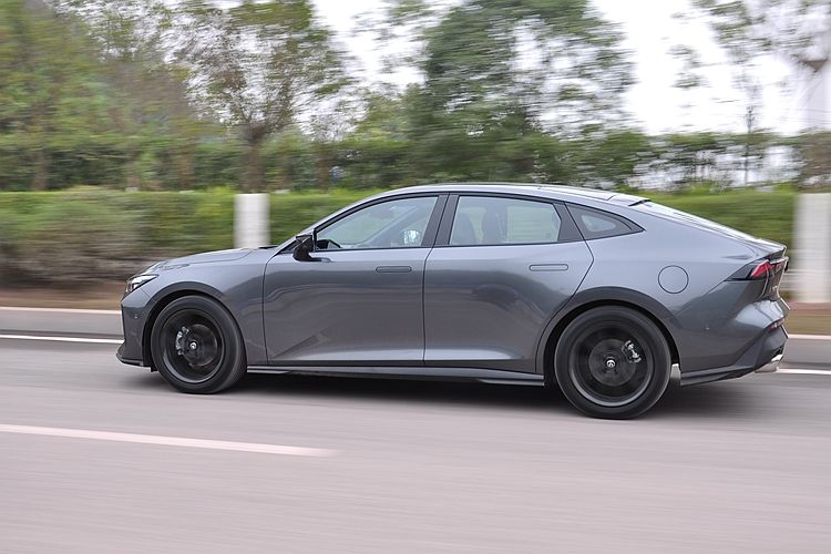 驾驶乐趣十足深度试驾长安uni-v,试驾全新长安UNI-V