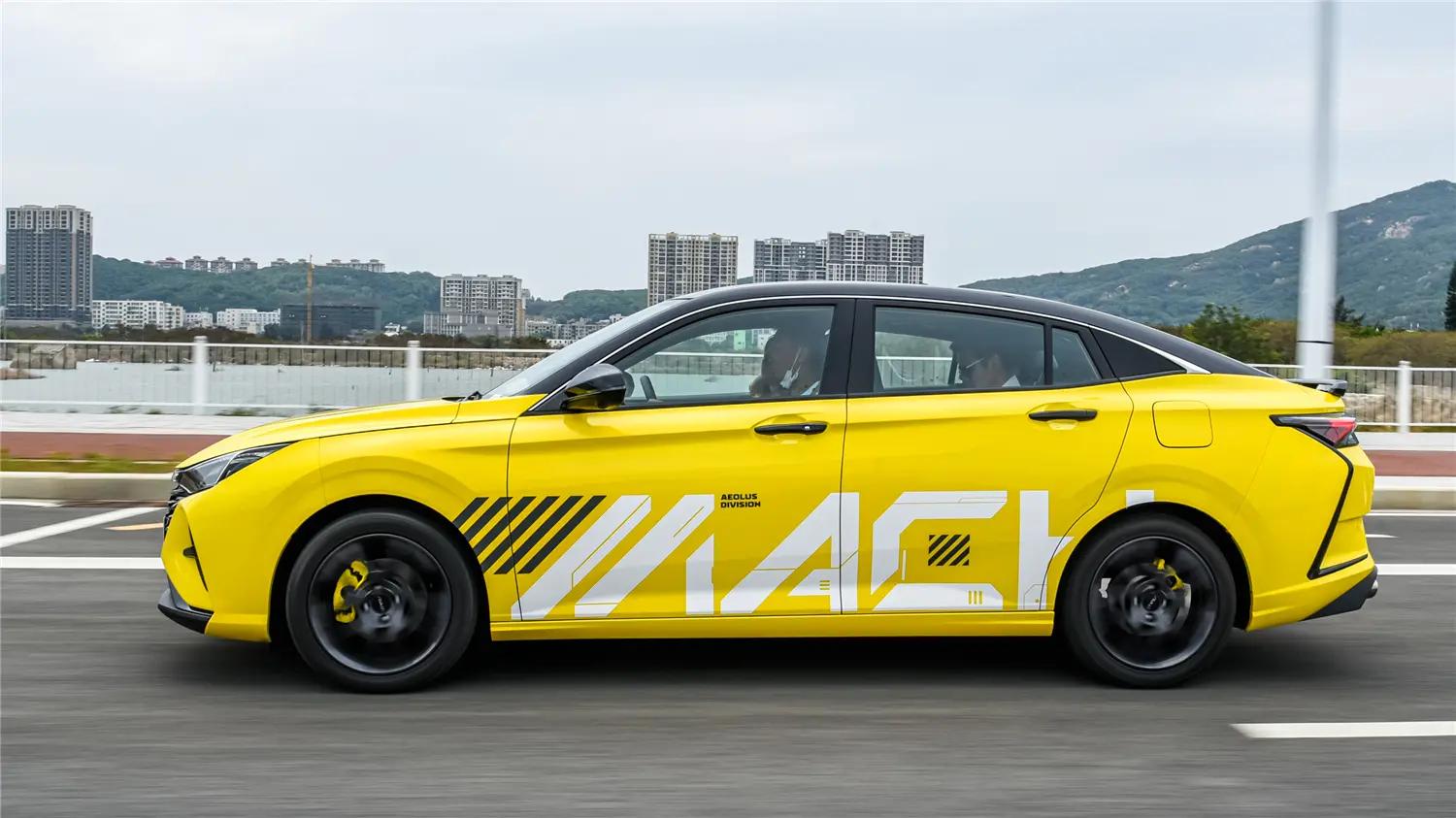 试驾东风风神奕炫max暗夜版2022款,东风风神奕炫马赫版2023款试驾