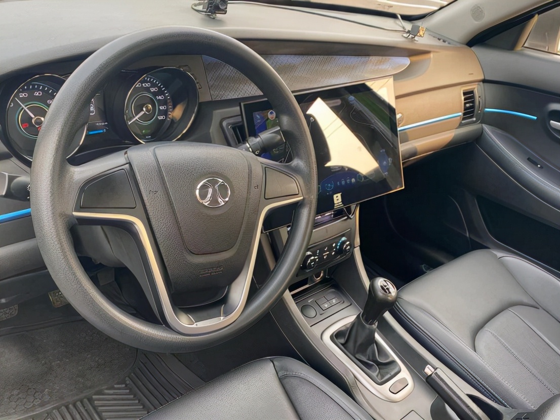 智能学车和教练教车哪个比较好,学车必须要有老司机