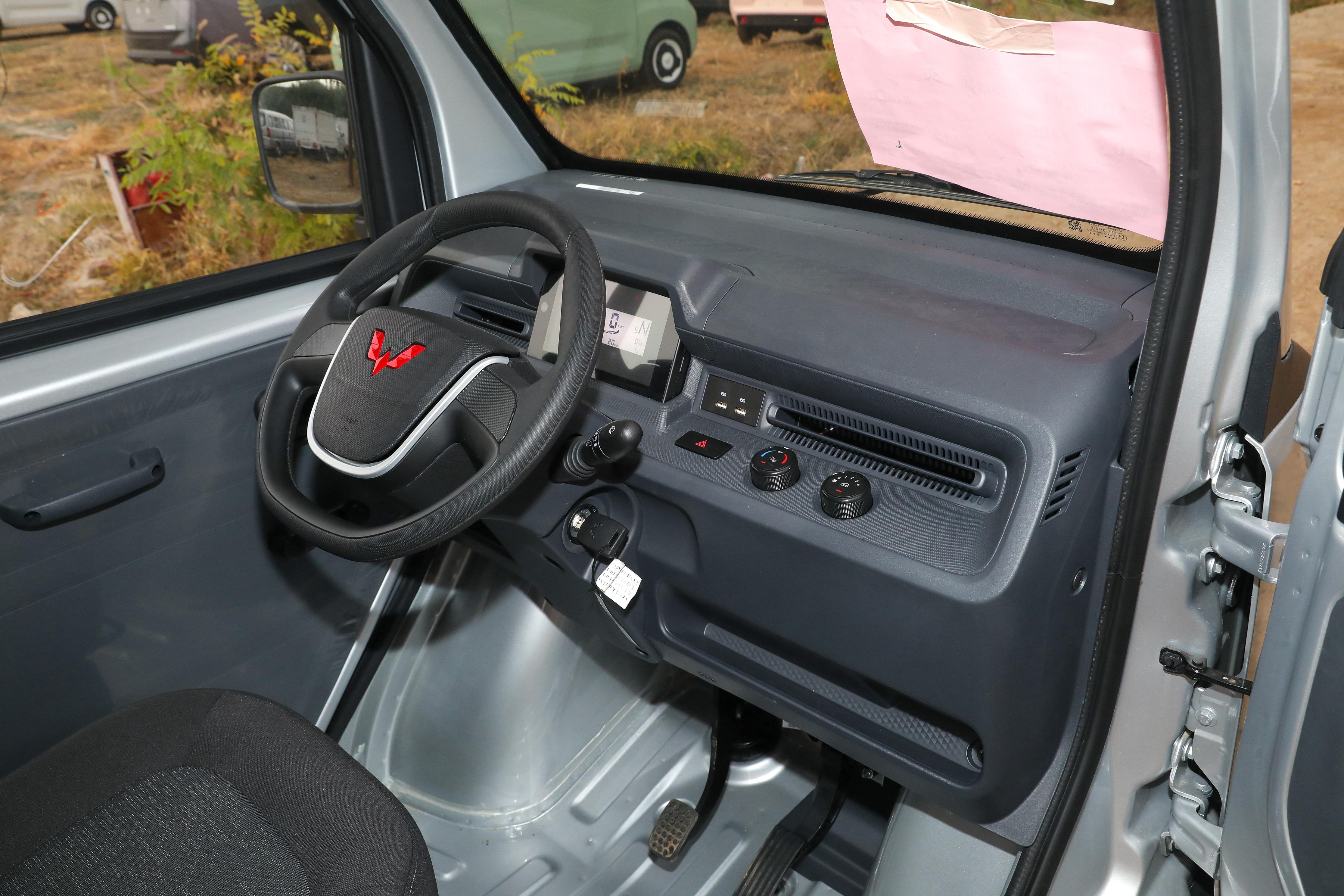 五菱快递神车,五菱e10预定