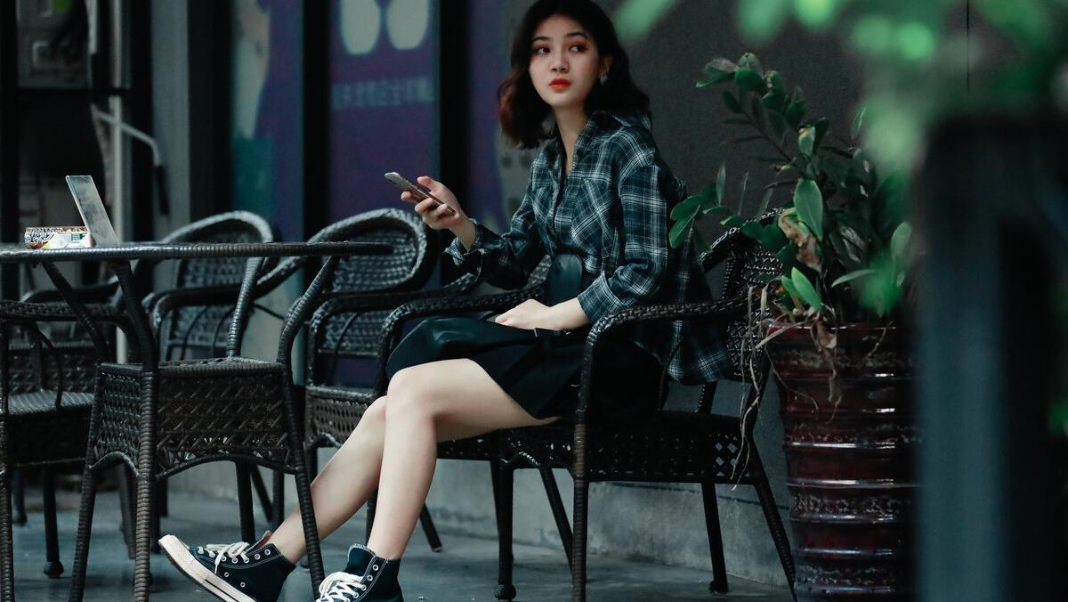 末世文女主囤积大量物资的小说,主角有很多物资的末世文