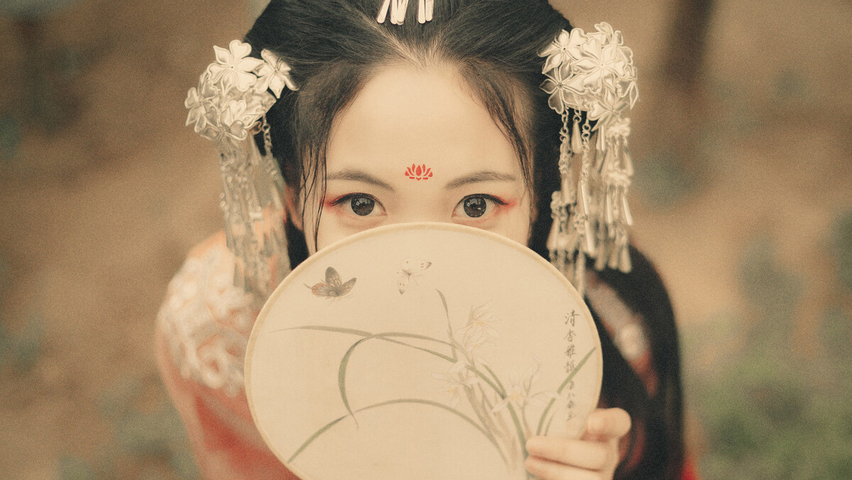 小说：她穿越到古代斗恶奴，如同降维打击，分分钟碾压