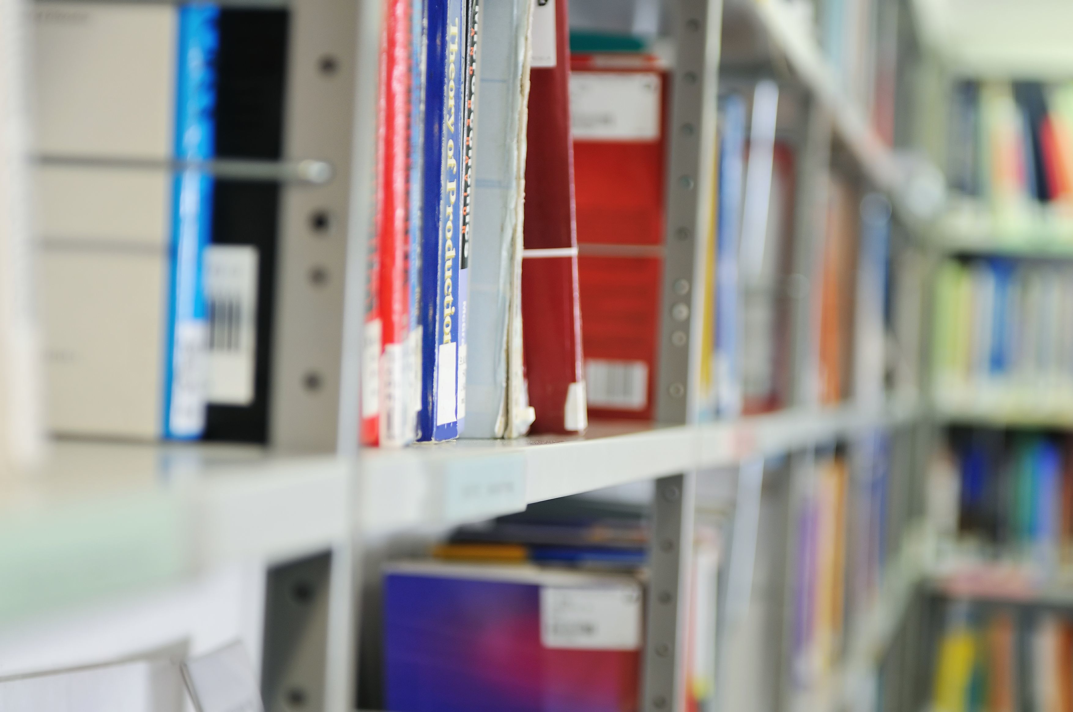 小说：男子参加赌局，一共有七个人，可其他六个都是托儿