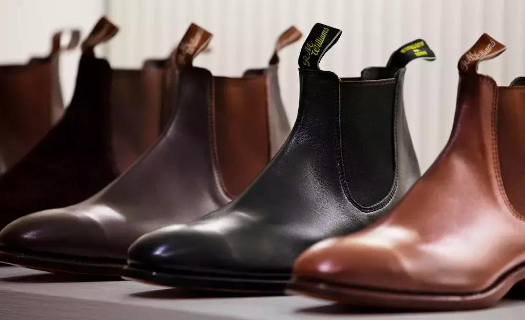 切尔西靴和马丁靴哪个更帅气男士,男人穿切尔西好看吗