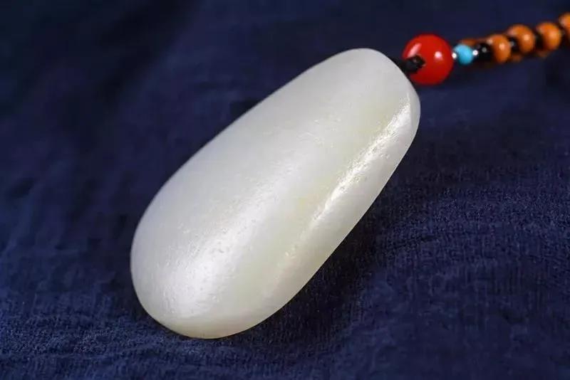 和田玉籽料中的八座金山