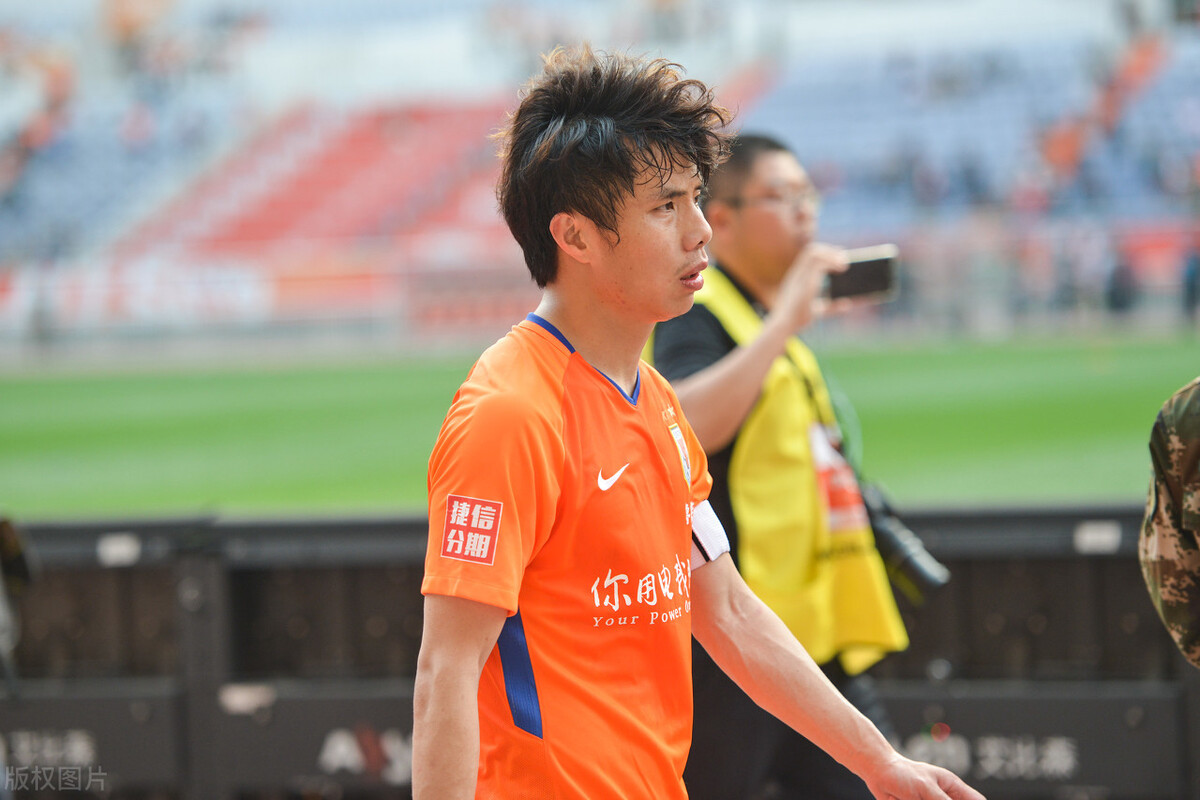 蒿俊闵是否离开鲁能,曝泰山队蒿俊闵伤情