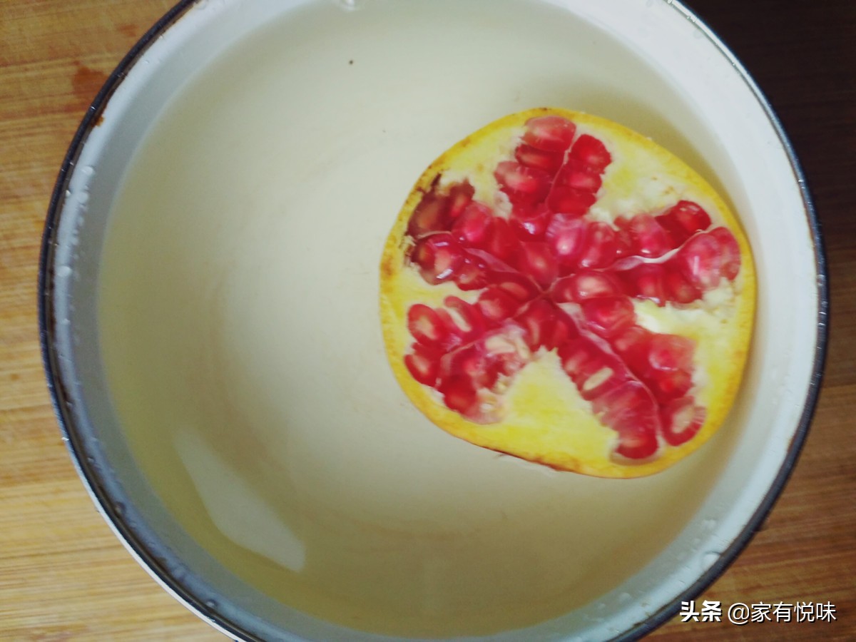 推荐四种方法轻松剥石榴,怎么快速的剥石榴小窍门