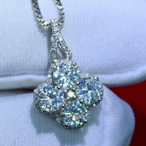 莫桑钻和钻石哪个持久闪亮,莫桑钻和钻石价位