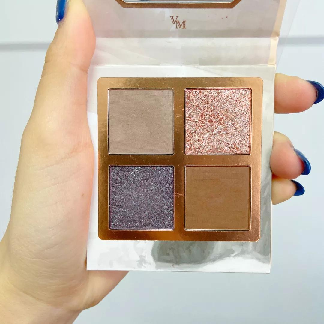 来看看闺蜜的化妆包,姐妹们的化妆包