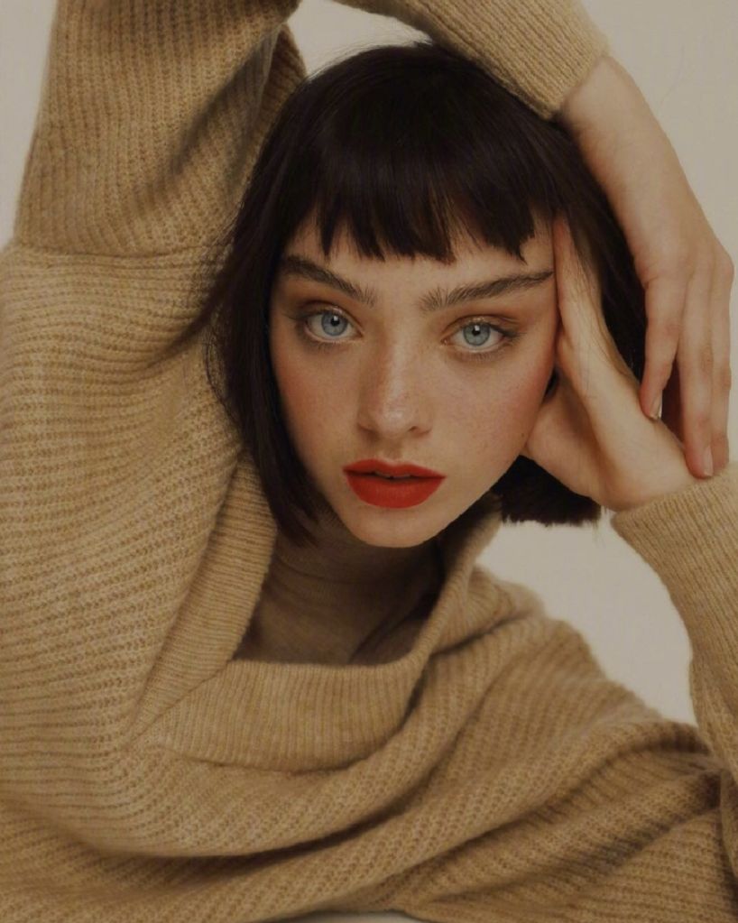 吴谨言模仿baby白头发,吴谨言与angelababy对比