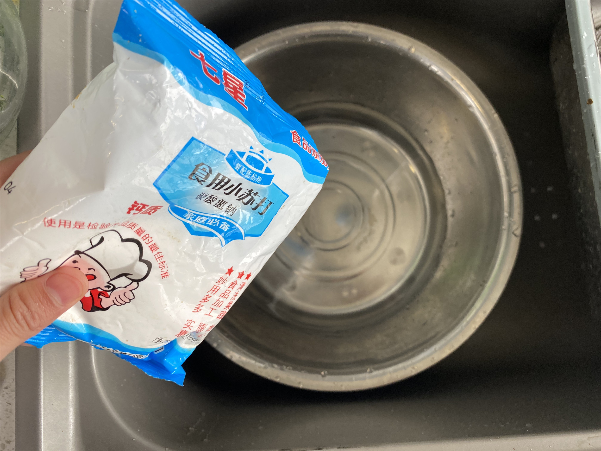 如何清洗西兰花虫卵,西兰花可以直接用盐水泡出虫卵吗