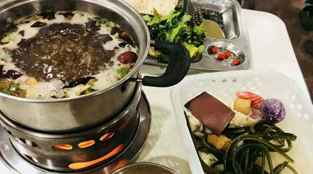 天津最馫大学食堂：晚上吃啥？给你安排的明明白白