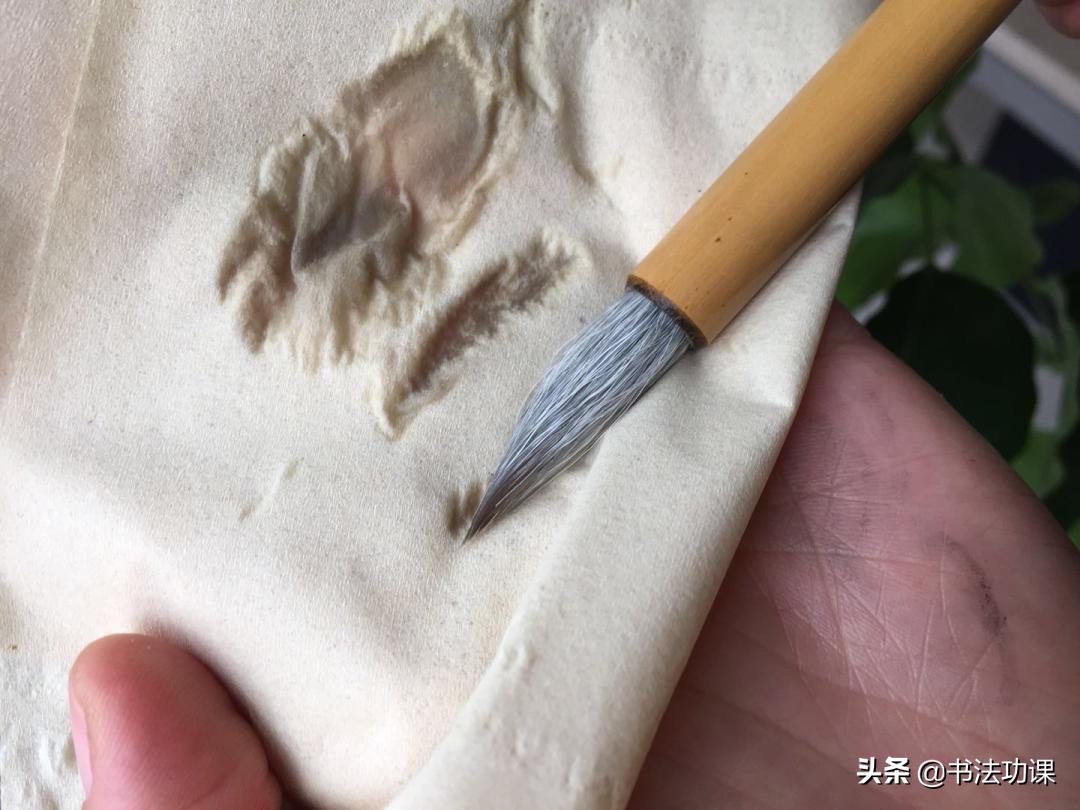 你不是洗笔，是在毁笔！教你5步洗笔法