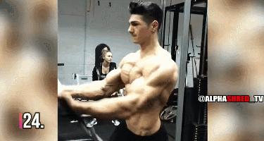 肌肉猛男展示腹肌胸肌,肌肉男八块腹肌和强壮的胸肌