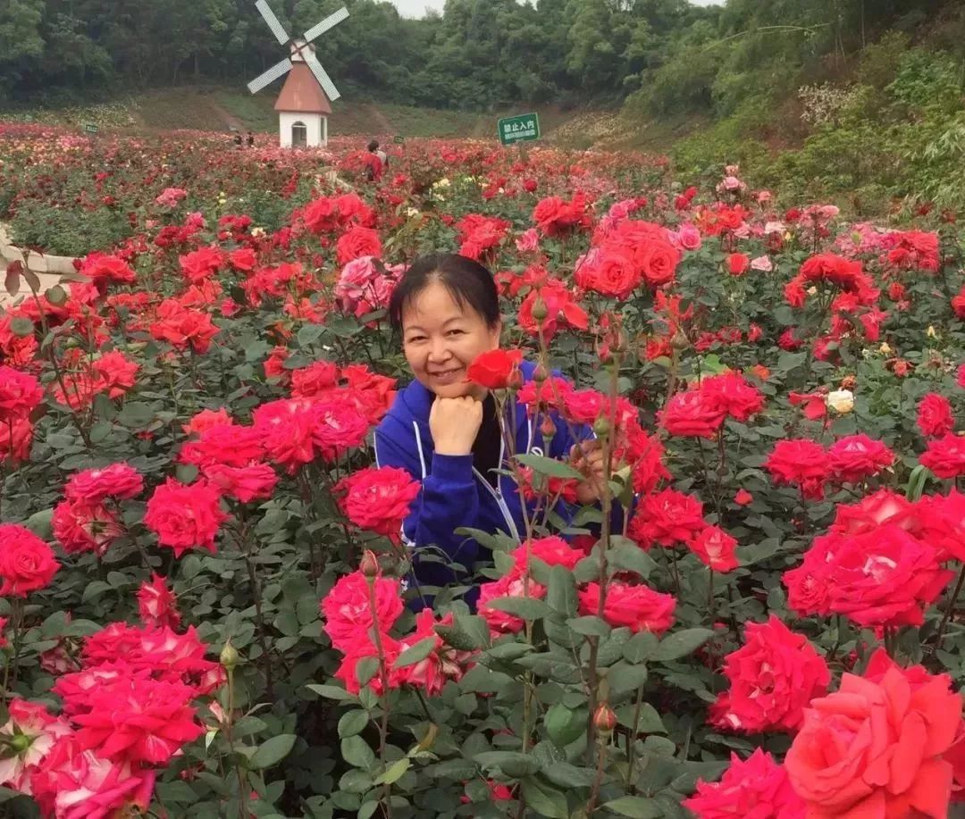 中国大妈拍照十大姿势抖音,中国大妈丝巾拍照姿势