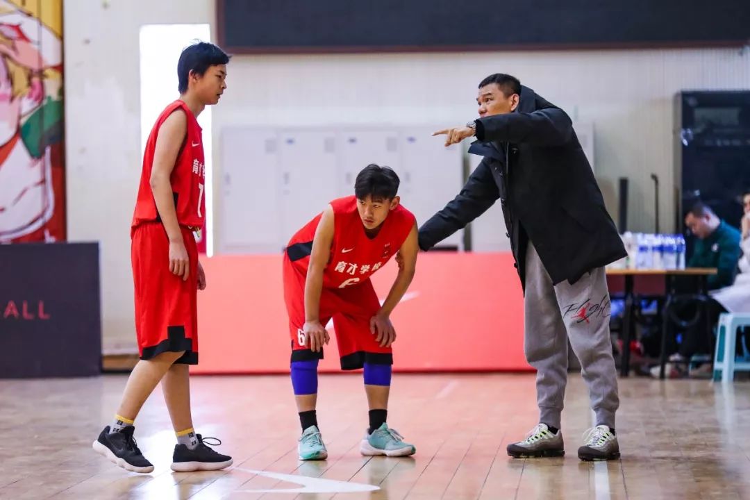 十六强激烈幸存不易新八强更强明日开战丨2018-19耐克高中联赛