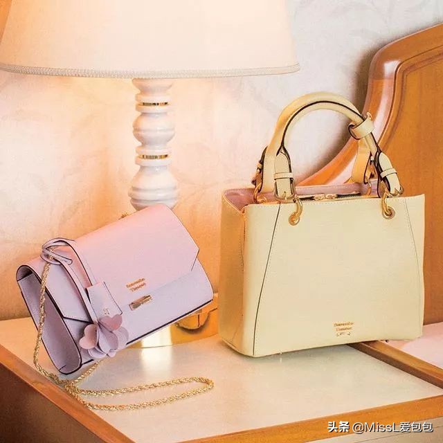 天热了买件衣服,天热了该买什么衣服呀