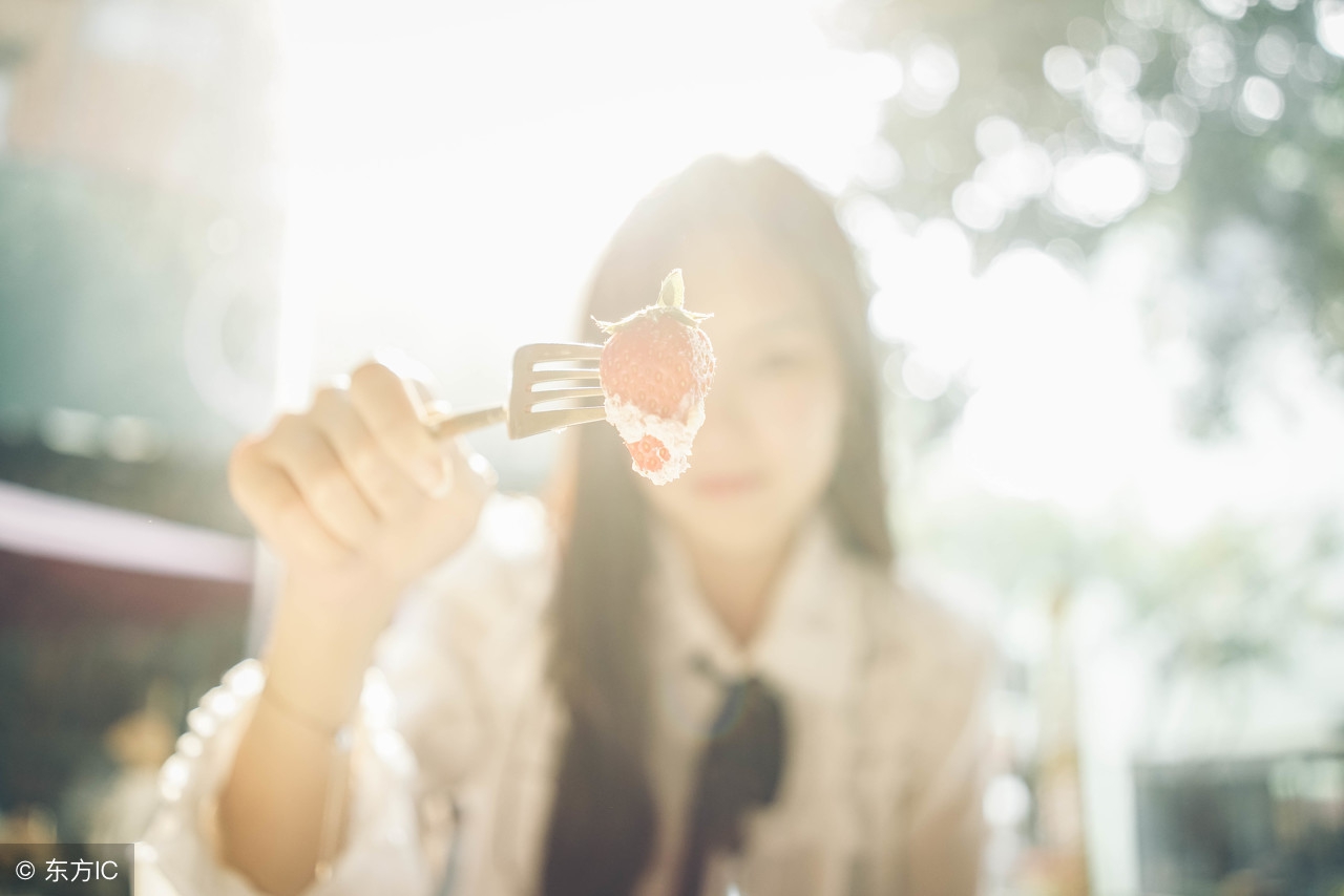 两个人在一起没话聊了怎么办,两个人没话说了还有必要在一起吗