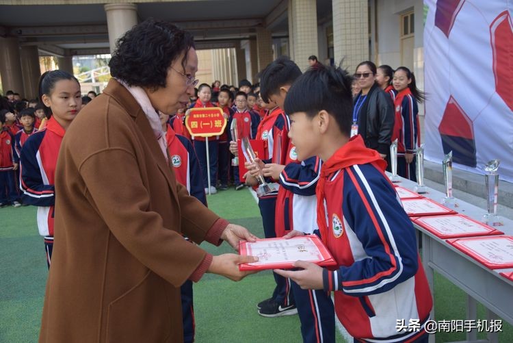 超越从足下起航下一句,2019小学校长杯足球赛