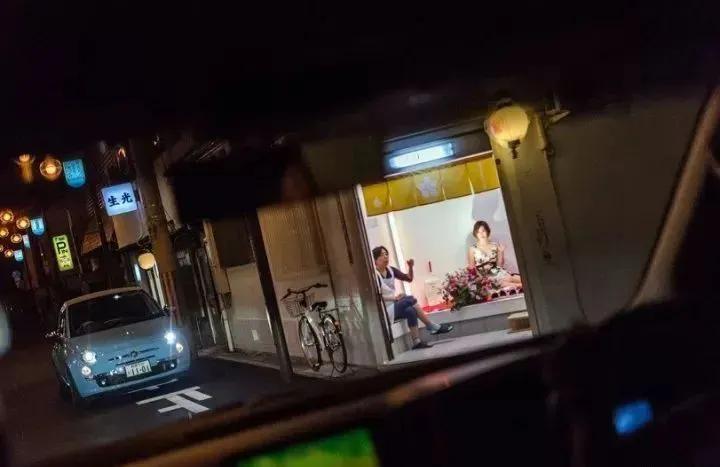 *拍偷**的照片带你看看日本*灯区红**