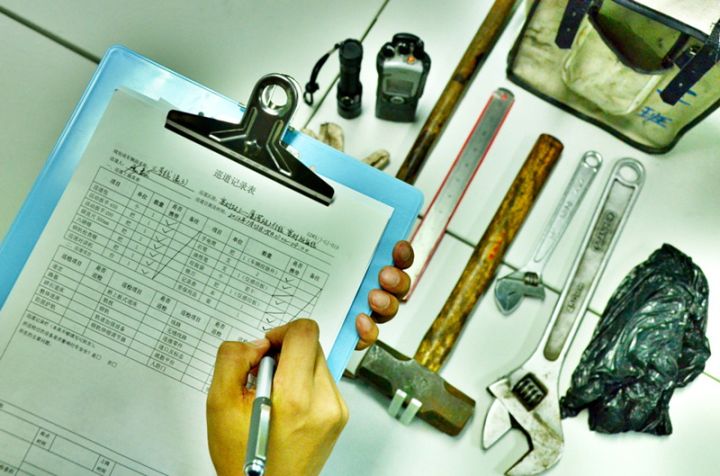 地铁站务员辛苦吗,地铁日检工的辛苦