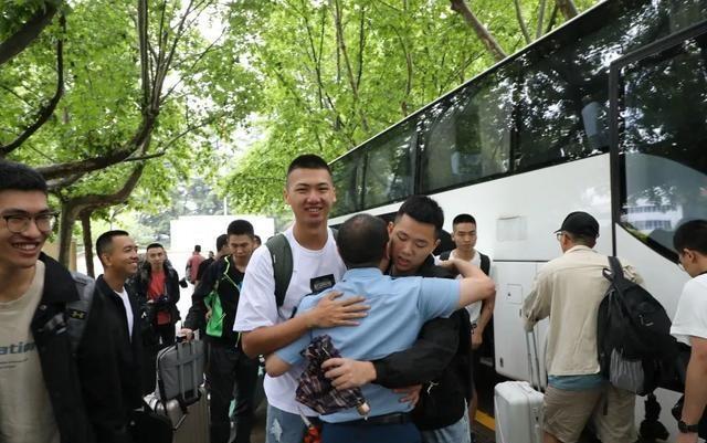 军校学员毕业有时间回家吗,军校什么情况下才能离校