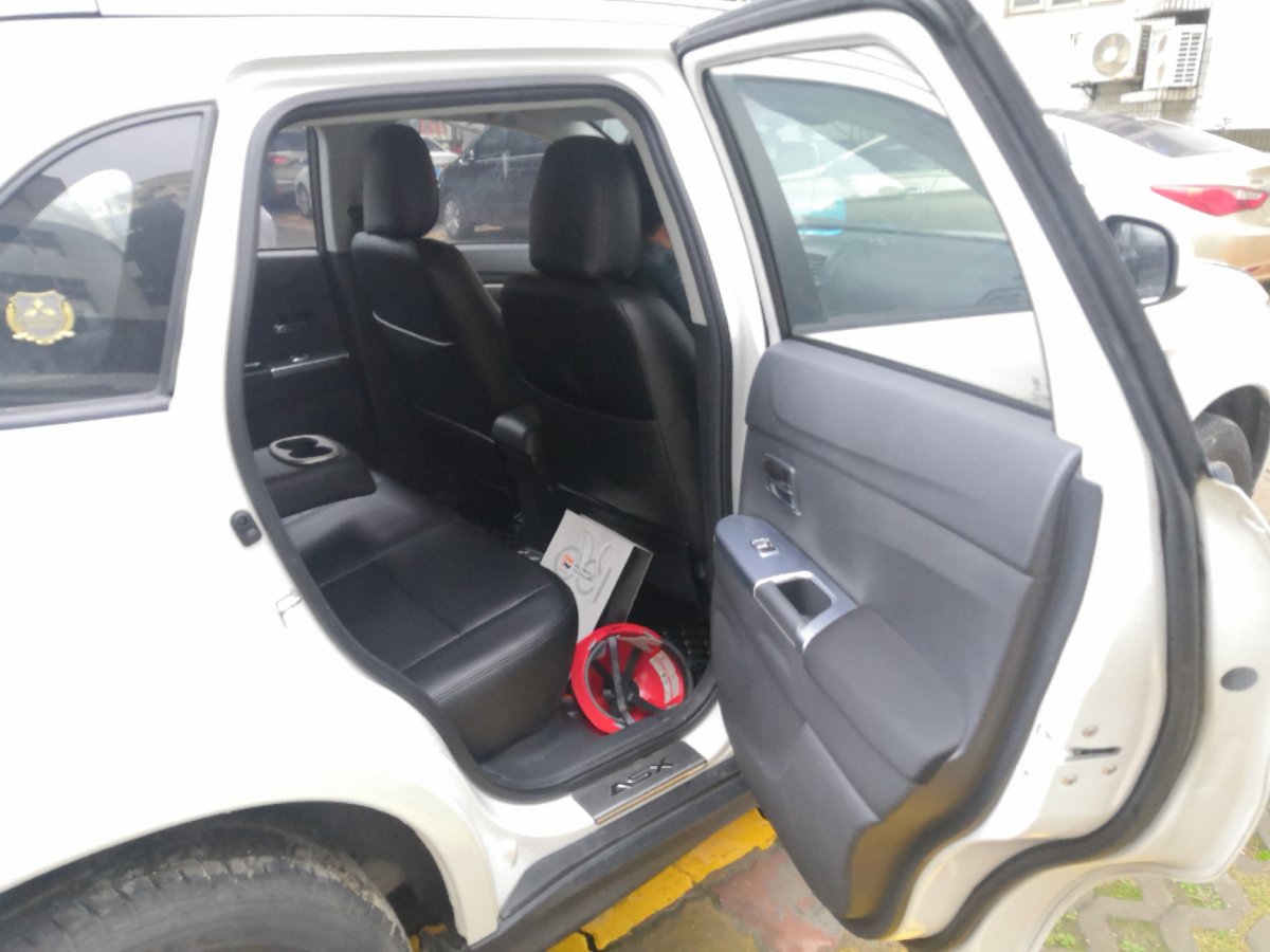 三菱asx劲炫2013款2.0lcvt两驱精英版,三菱劲炫asx一公里多少油钱