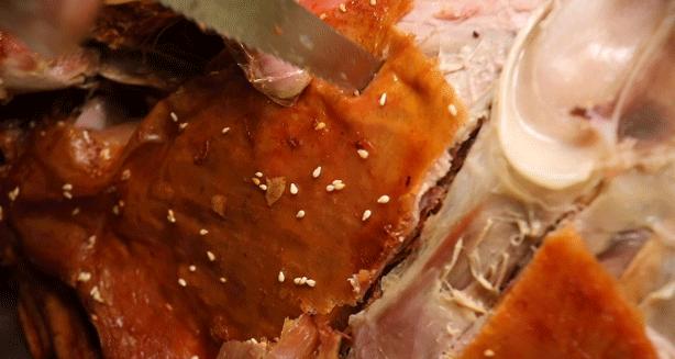 木屋烧烤夏季也有烤全羊吗,木屋烧烤的烤全羊