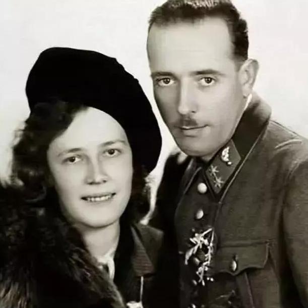 施瓦辛格与妻子离婚案持续10年半,施瓦辛格在终结者中是反派吗