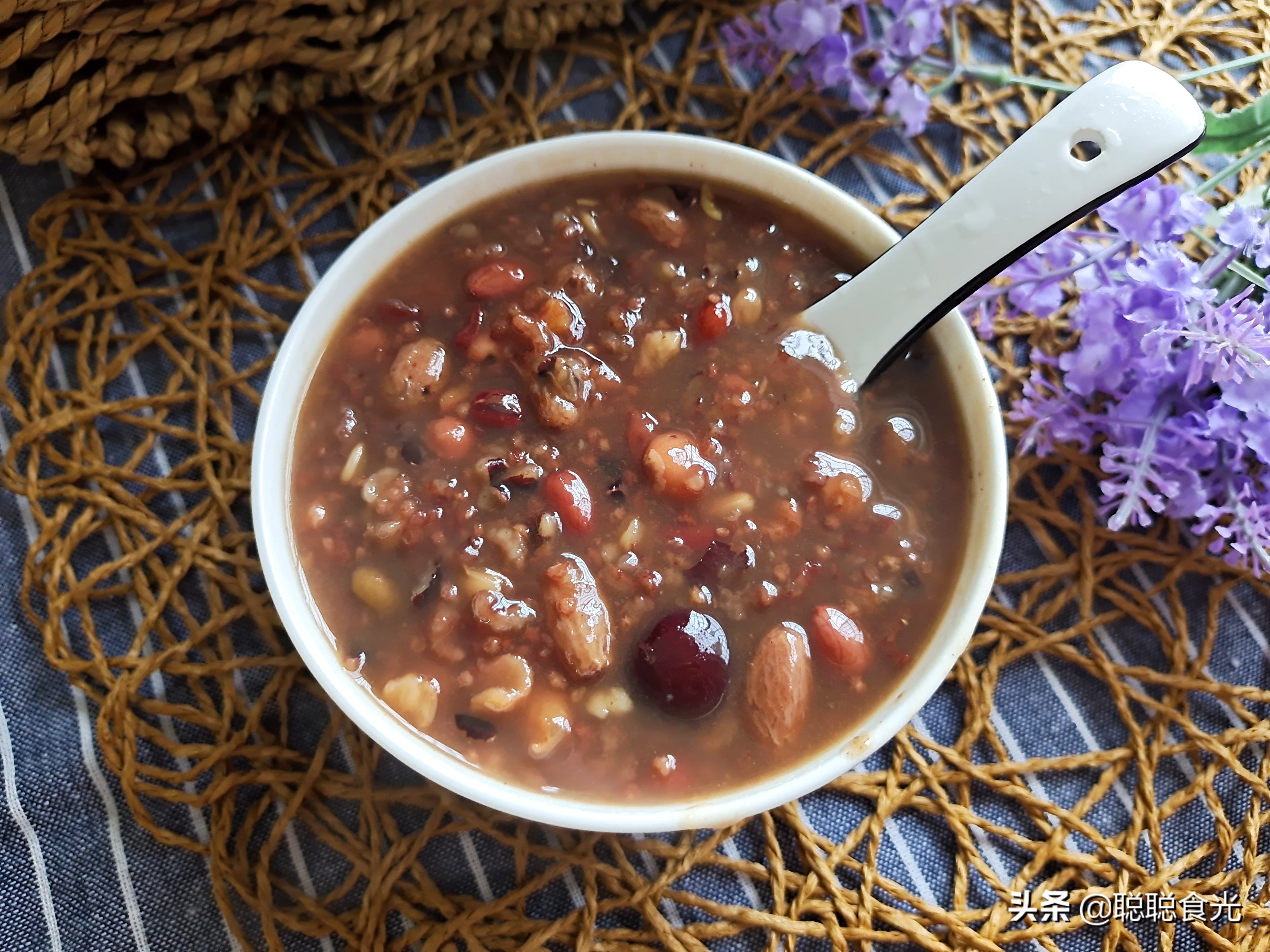 明天腊八节，除了腊八粥，腊八蒜，还有这5种美食，应景寓意好