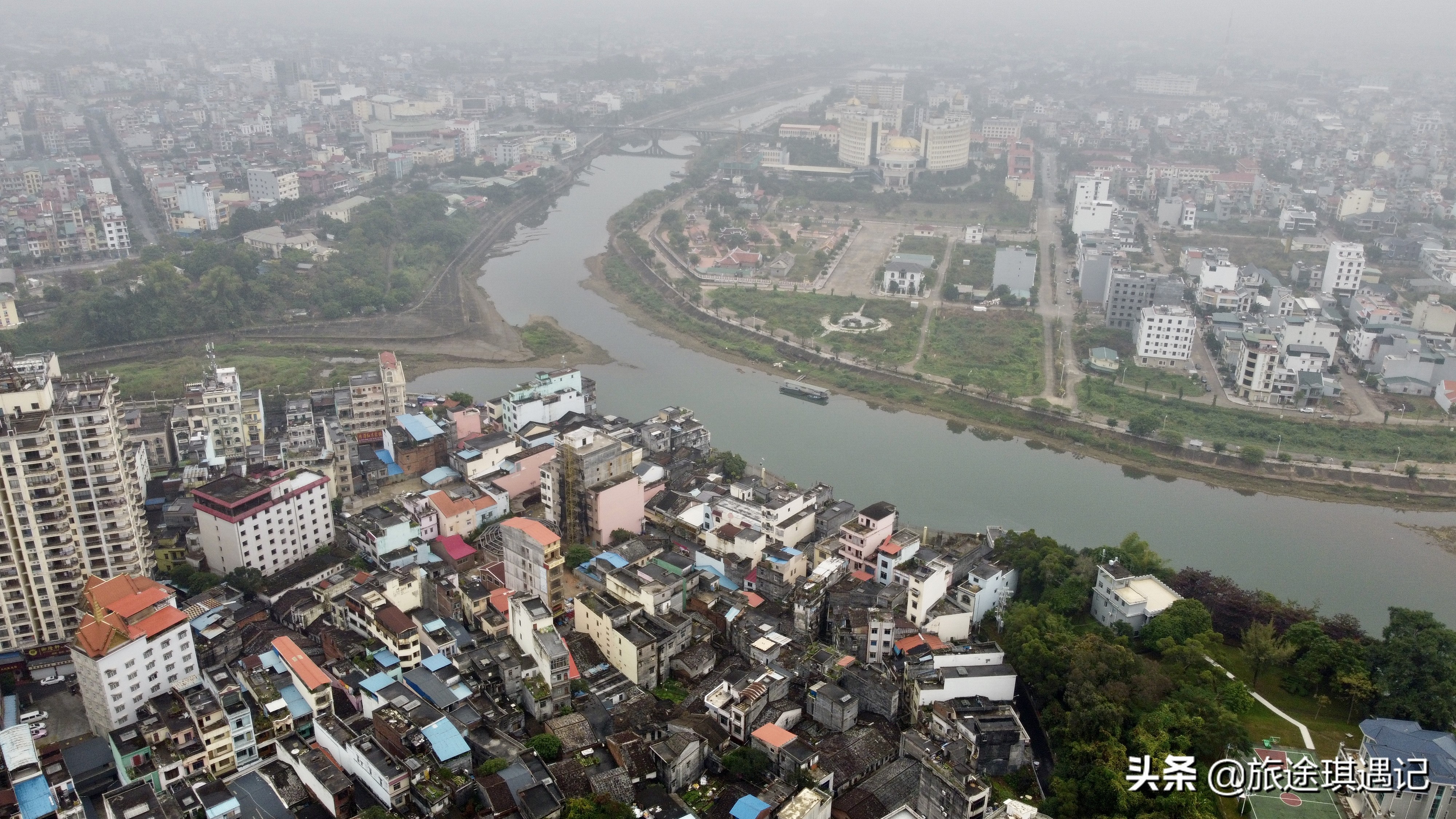 带你游览东兴口岸越南特产 (东兴越南特产街现在怎么样)
