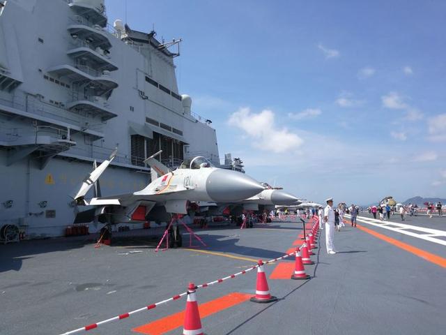 参观辽宁号航母,参观辽宁舰第一视角