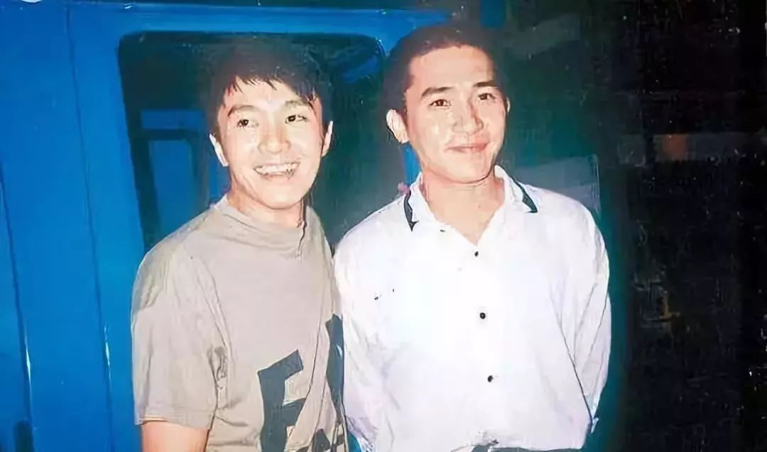 周星驰有没有发文纪念吴孟达,周星驰吴孟达泪奔瞬间