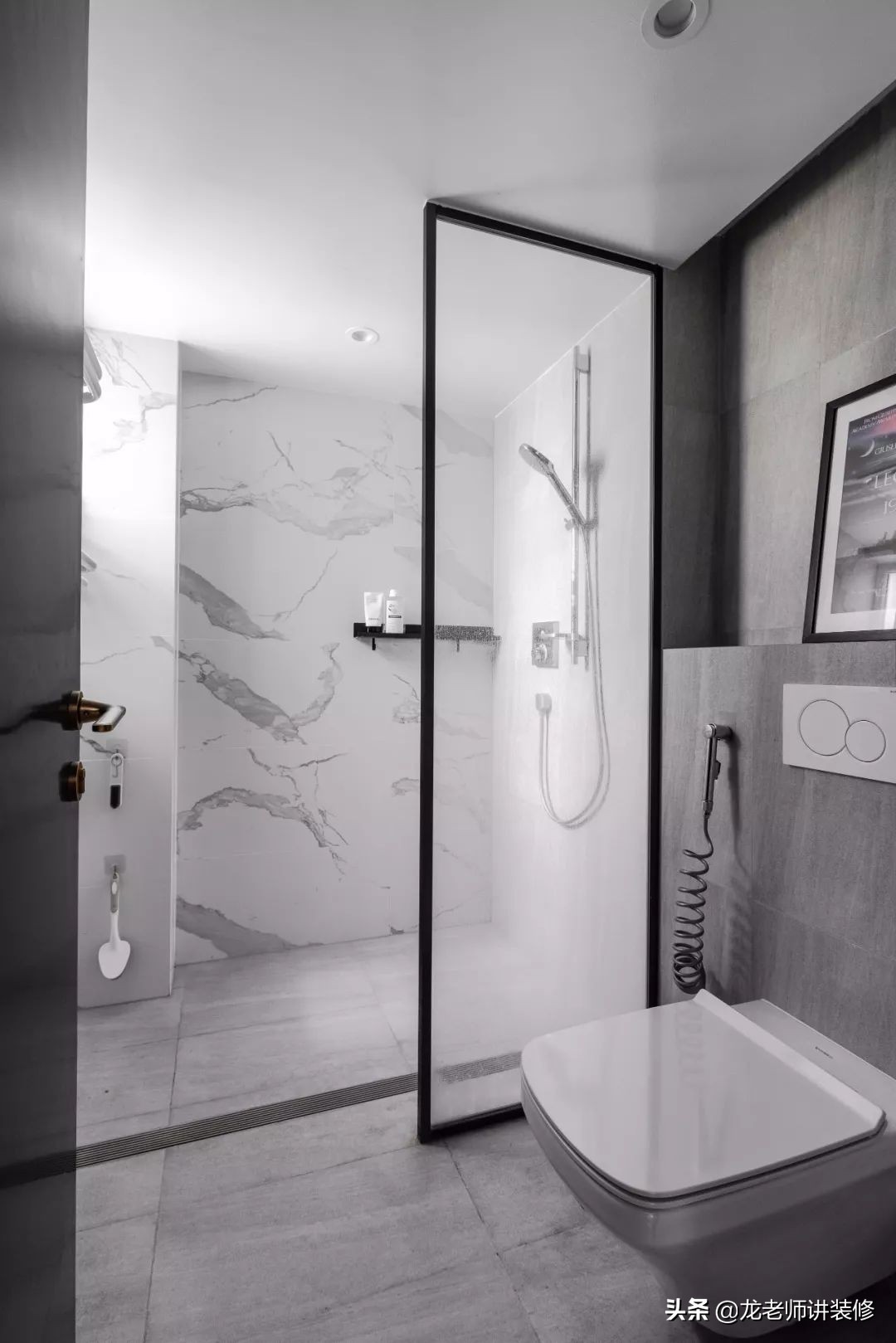 装修卫生间吊顶如何选择,卫生间吊顶如何做最省钱