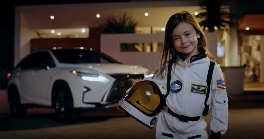 开了10年的丰田混动值得买吗,丰田混动保值还是纯燃油保值