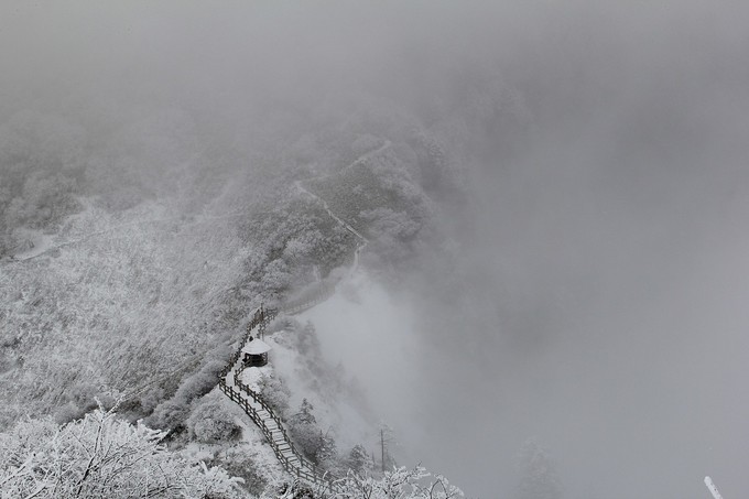 西岭雪山温泉两天一夜游玩攻略,成都西岭雪山滑雪
