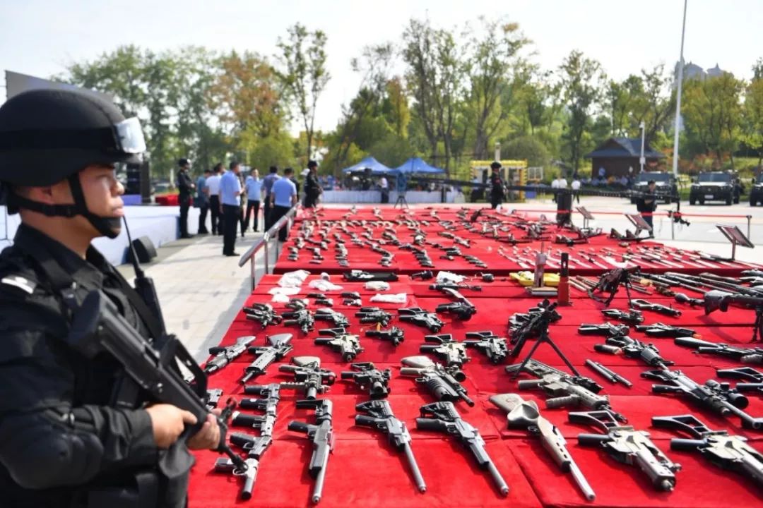 惊动公安部！研究生小伙竟做出这种事，警察上门看到这一幕……