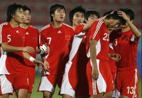 国足0比3惨败伊朗,国足被伊朗戏耍是哪一年