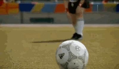 它是香港票房冠军，日本两周破20亿日元，内地却无缘公映