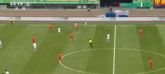 中国队比赛受伤视频,中国国足球员受伤