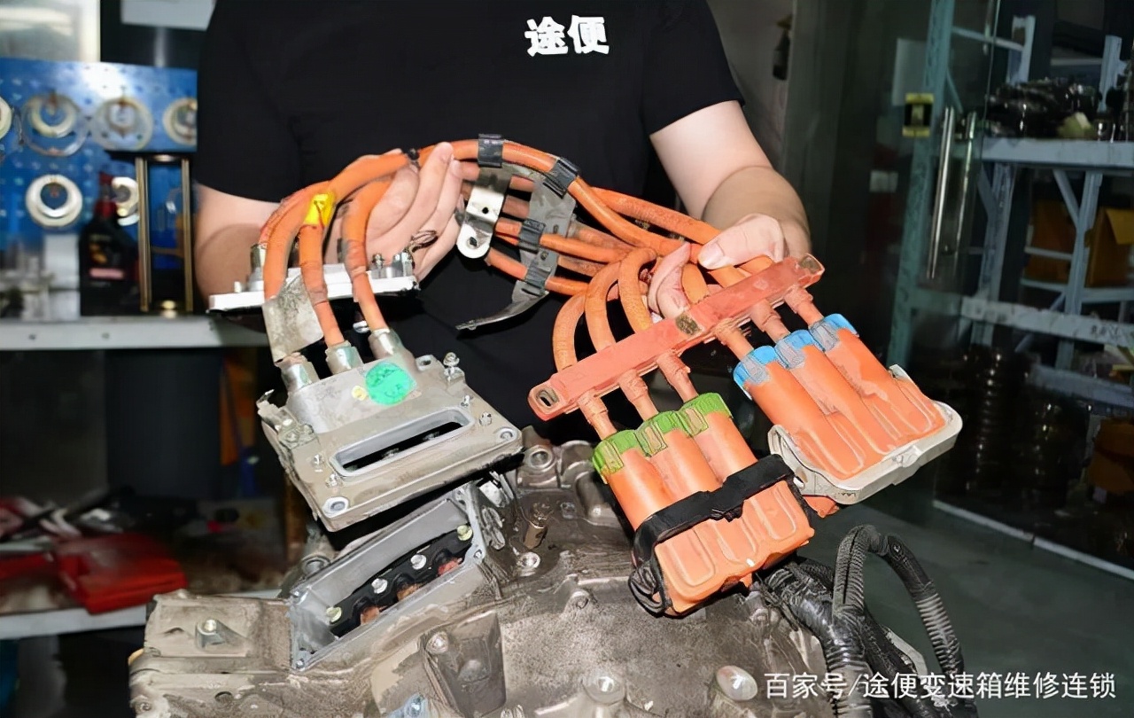 荣威ei6变速箱换挡有顿挫感,19款荣威ei6变速箱渗油