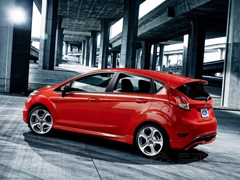 福特嘉年华日产骊威哪一代的好,06年日产骊威到底值不值得买